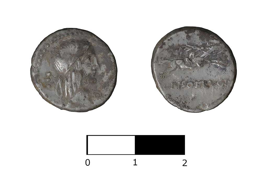 Moneda-hallada-en-el-yacimiento-torteño