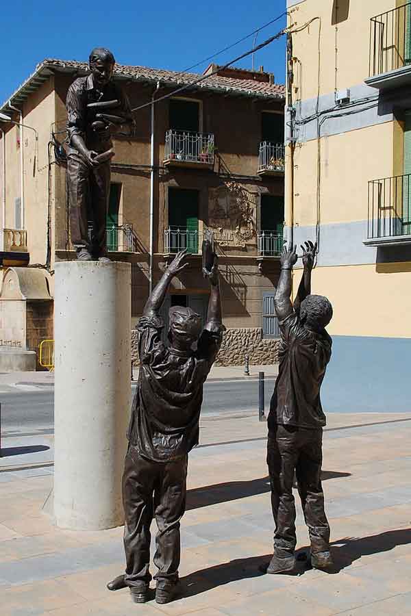 “Escultura conmemorativa de la fiesta”. Fuente: es.wikipedia.org