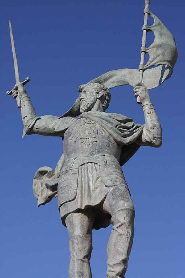Estatua de Pedro Estopiñán en Melilla. Fuente: es.wikipedia.org