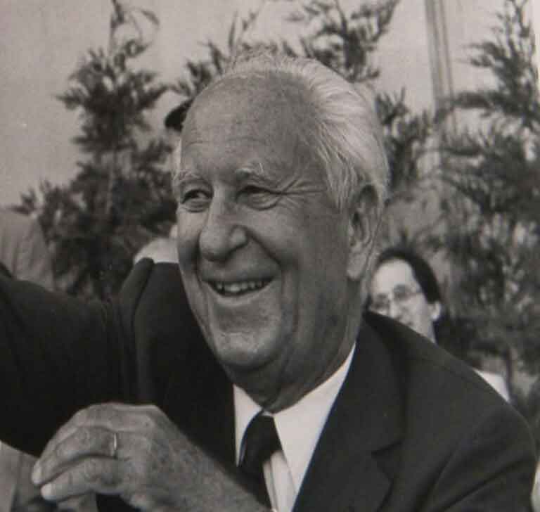 Gaston Deferre, ministro francés que firmó el acuerdo de colaboración contra ETA. Fuente: economistjurist.es