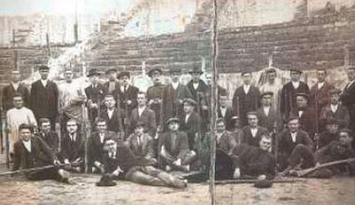 Quintos de Tomelloso en el antiguo coso tomellosero. Fuente: “Geografía Afectiva” de Sergio Herizo Maestre.