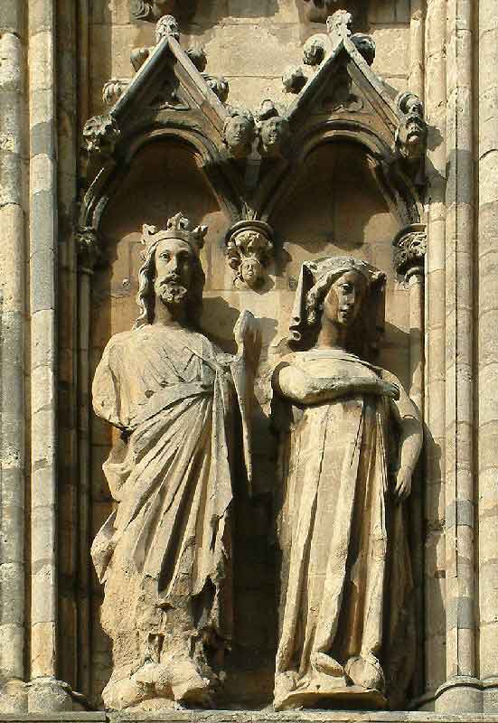 Leonor de Castilla junto Eduardo I, en la Catedral de Lincoln. Fuente: es.wikipedia.org
