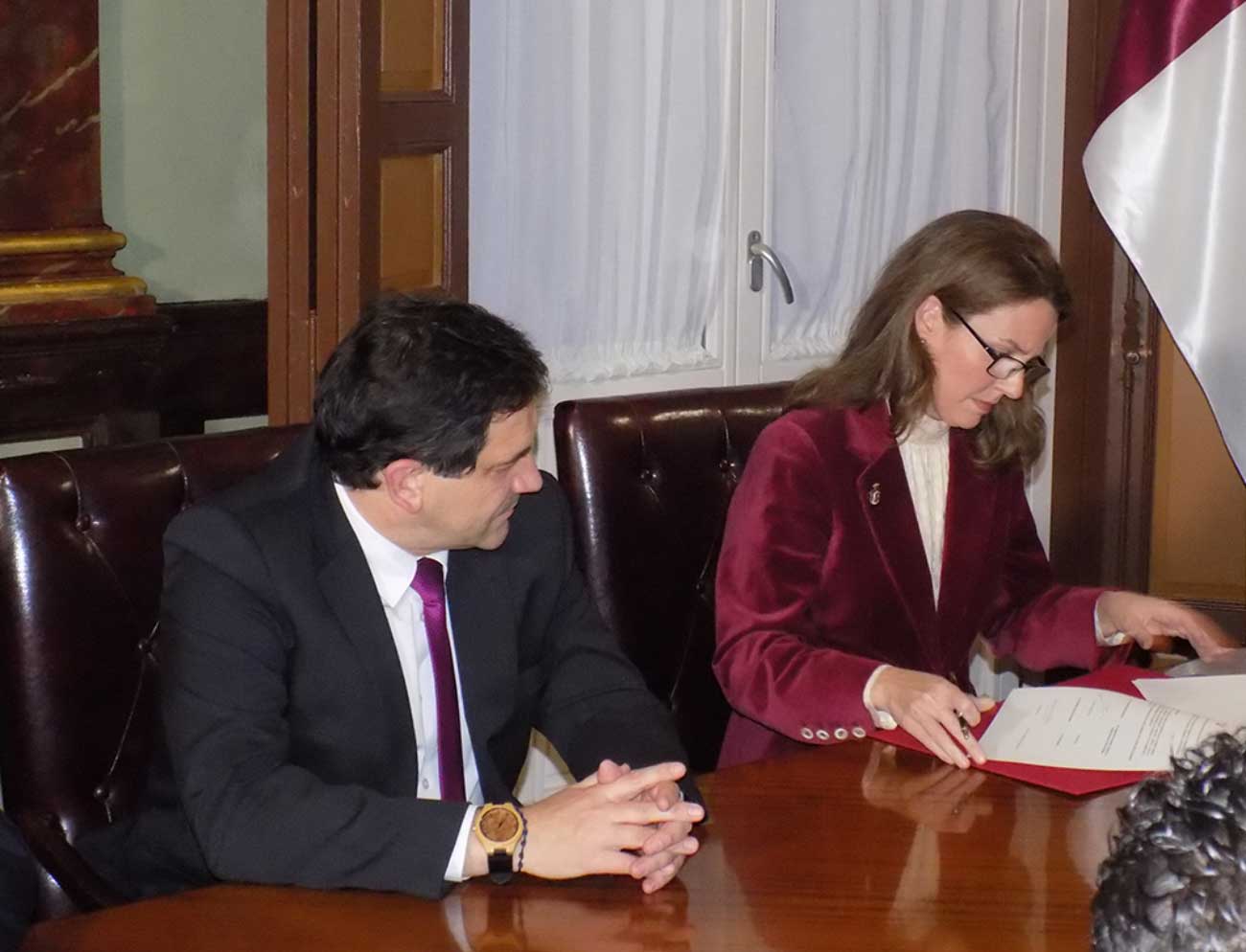 rey-firma-condesa