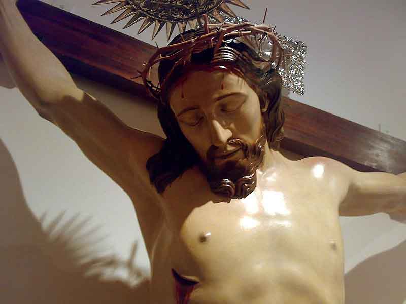Cristo crucificado, por José Luján Pérez (1793).Fuente: es.wikipedia.org
