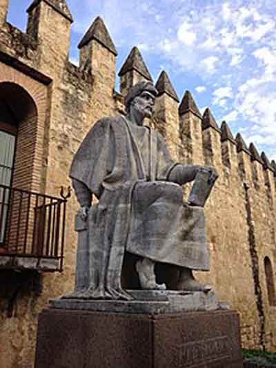 Monumento a Averroes en Córdaba. Fuente: es.wikipedia.org