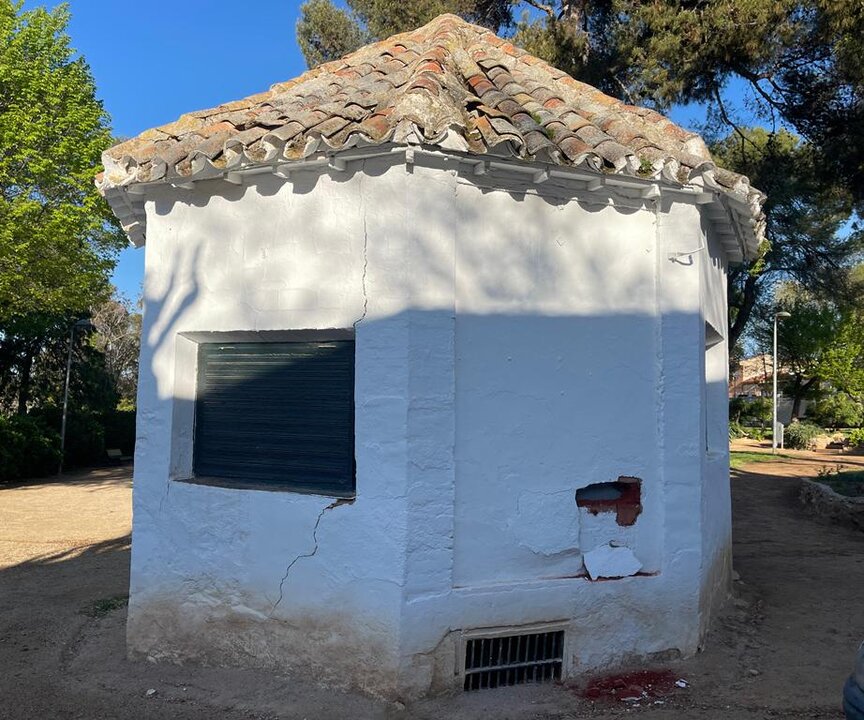 Exterior del estado del quiosco antes de demolerlo