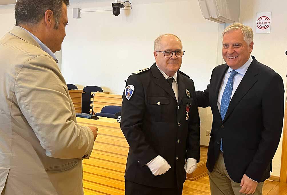 policía-medalla-fernando