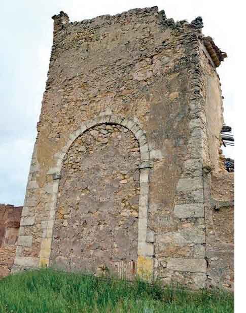 Fuente: Bernardo Sevillano Martín: “Descubrimiento de los cimientos de la iglesia de Villacentenos”.