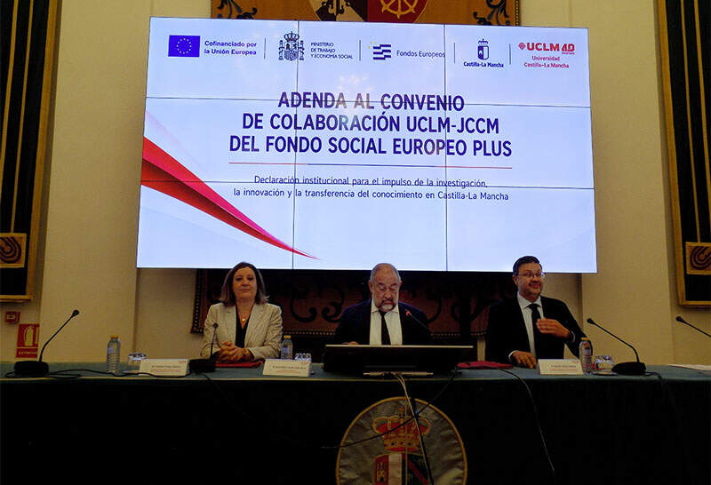 firma-adenda-uclm-3